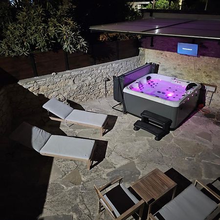 The Stonehouse Suites With Private Bath Spas Limasol Dış mekan fotoğraf