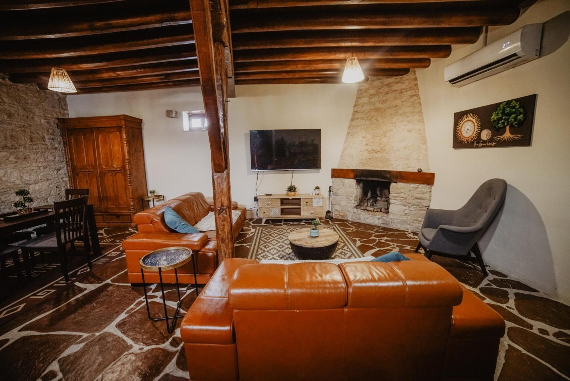 The Stonehouse Suites With Private Bath Spas Limasol Dış mekan fotoğraf