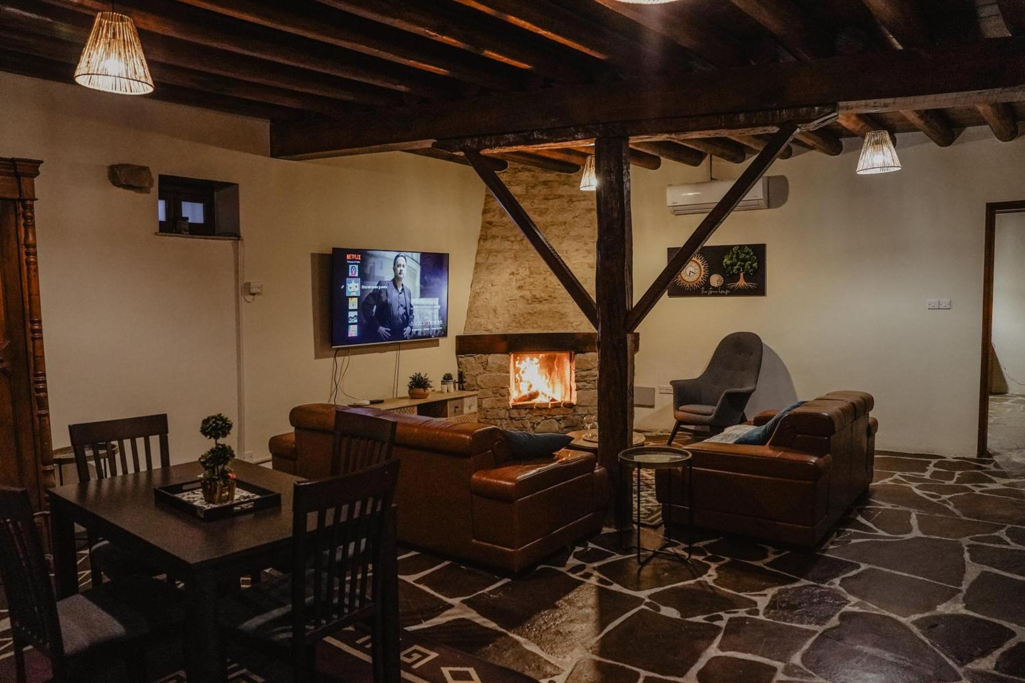 The Stonehouse Suites With Private Bath Spas Limasol Dış mekan fotoğraf