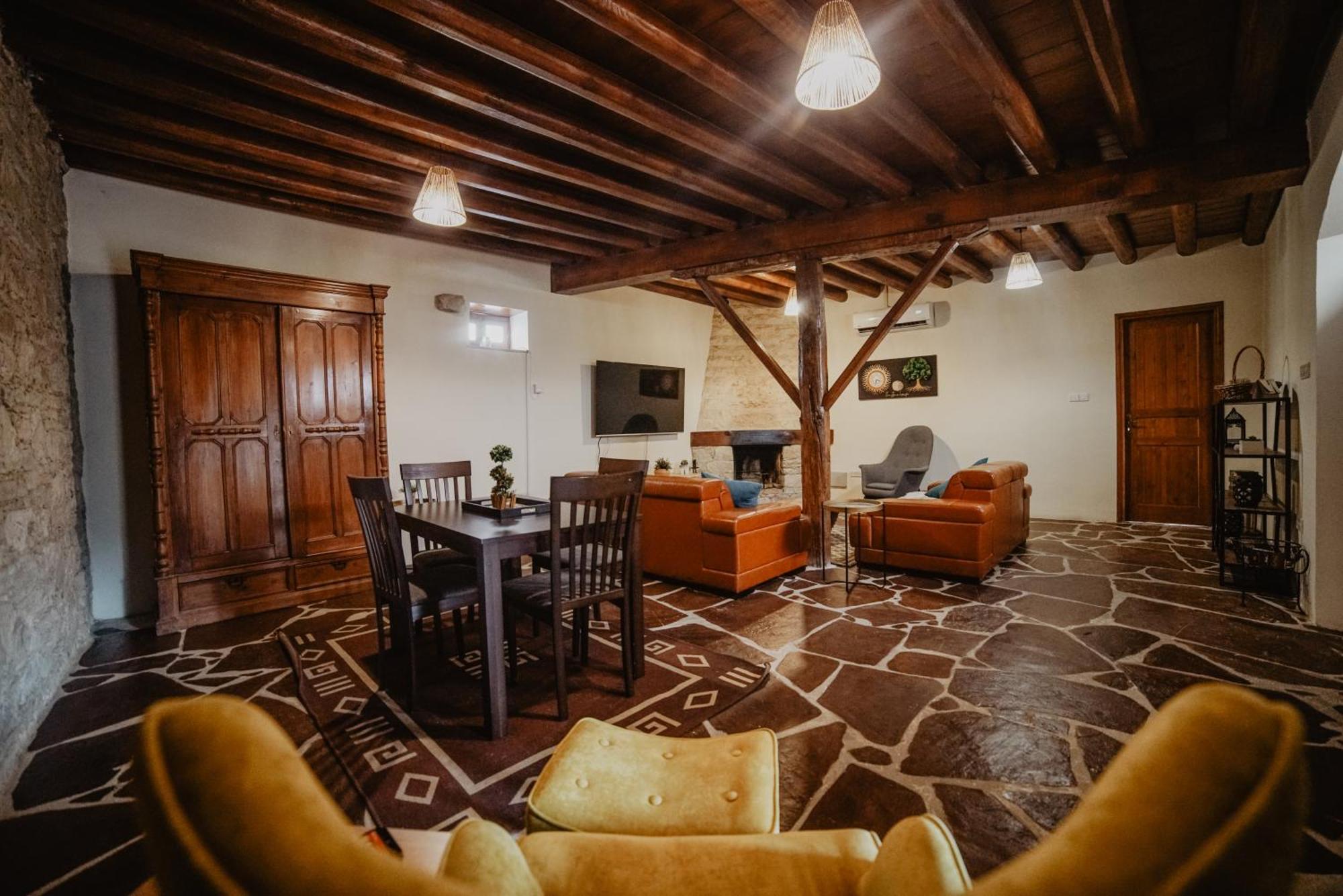 The Stonehouse Suites With Private Bath Spas Limasol Dış mekan fotoğraf