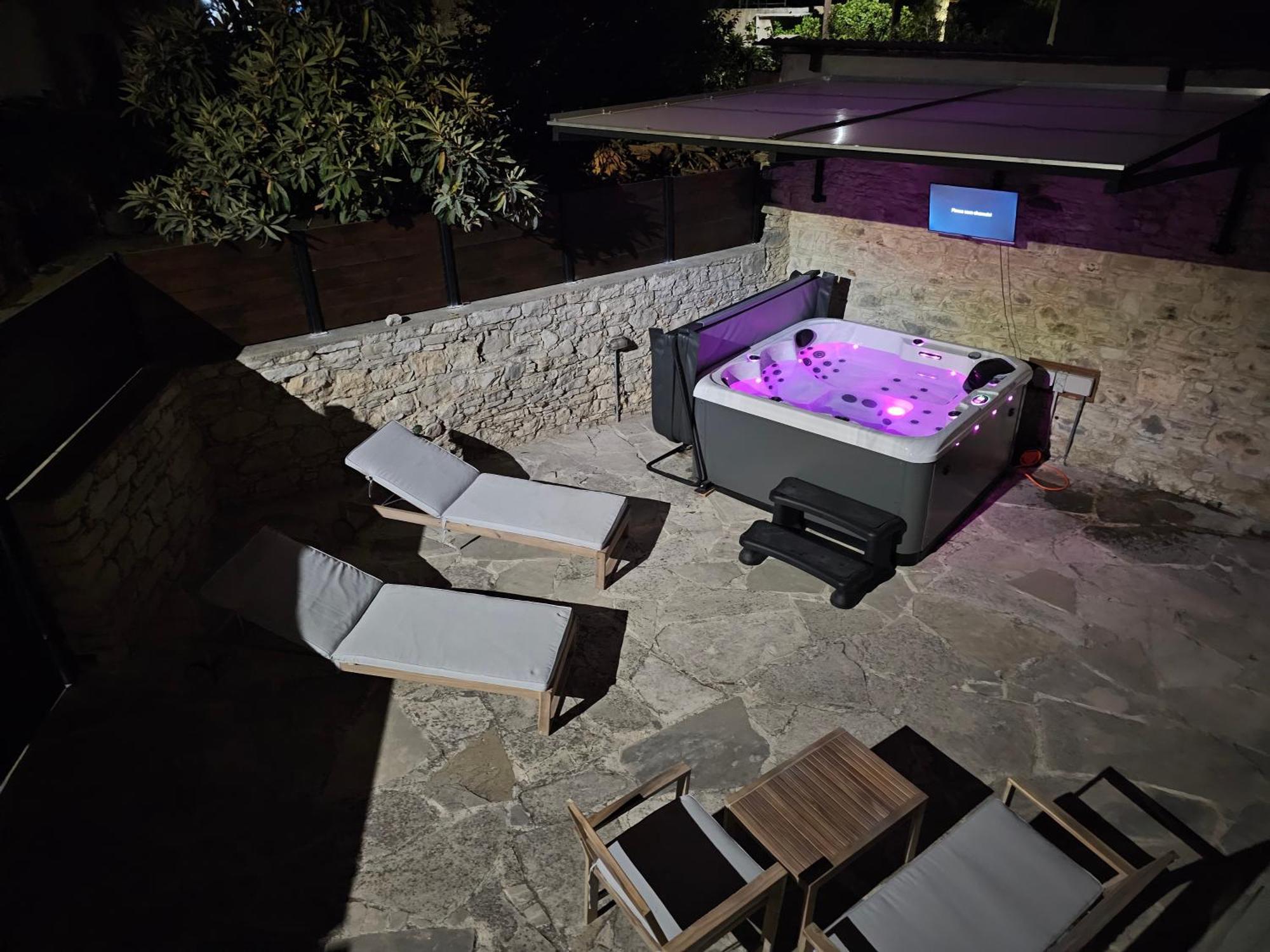 The Stonehouse Suites With Private Bath Spas Limasol Dış mekan fotoğraf