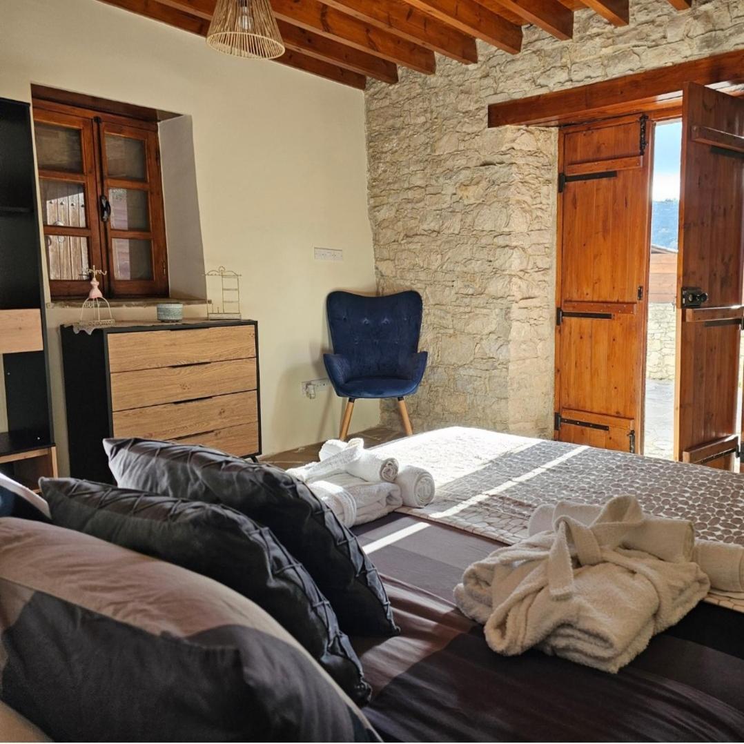 The Stonehouse Suites With Private Bath Spas Limasol Oda fotoğraf
