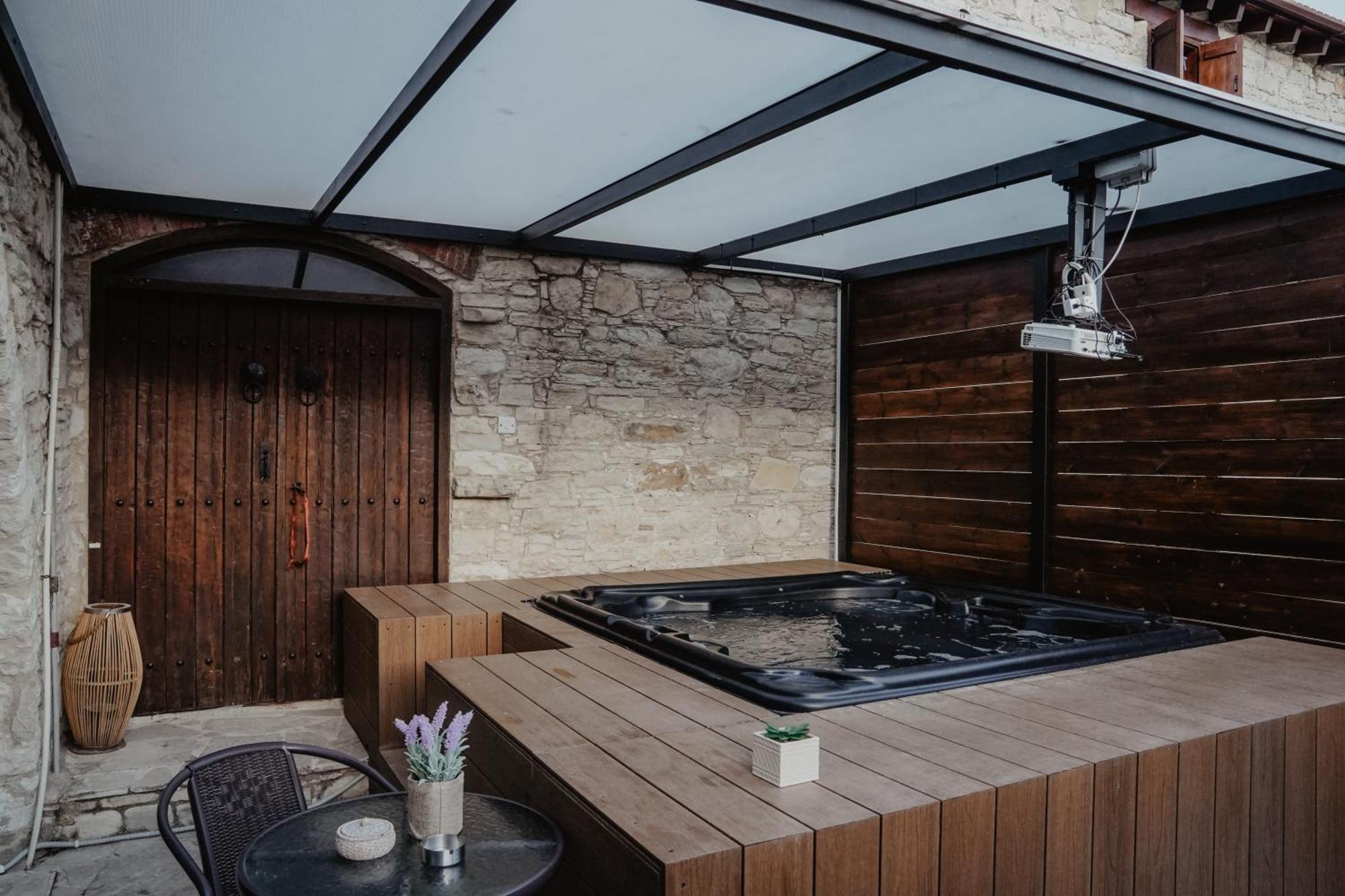 The Stonehouse Suites With Private Bath Spas Limasol Oda fotoğraf